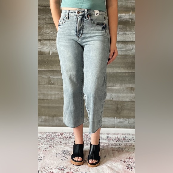 judy blue mid rise tummy control top wide leg crop jeans raw hem JB88903REG LT - Picture 3 of 13